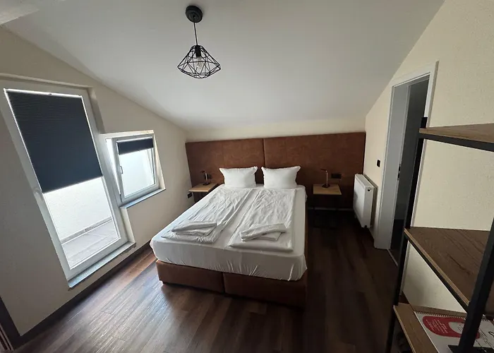 Hotel Capitol Zentrum - 24h -